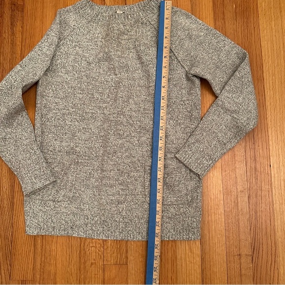 Gap Crafted Crew Neck Sweater Women XS light Gray  Knit Pockets(k11) - Picture 10 of 11